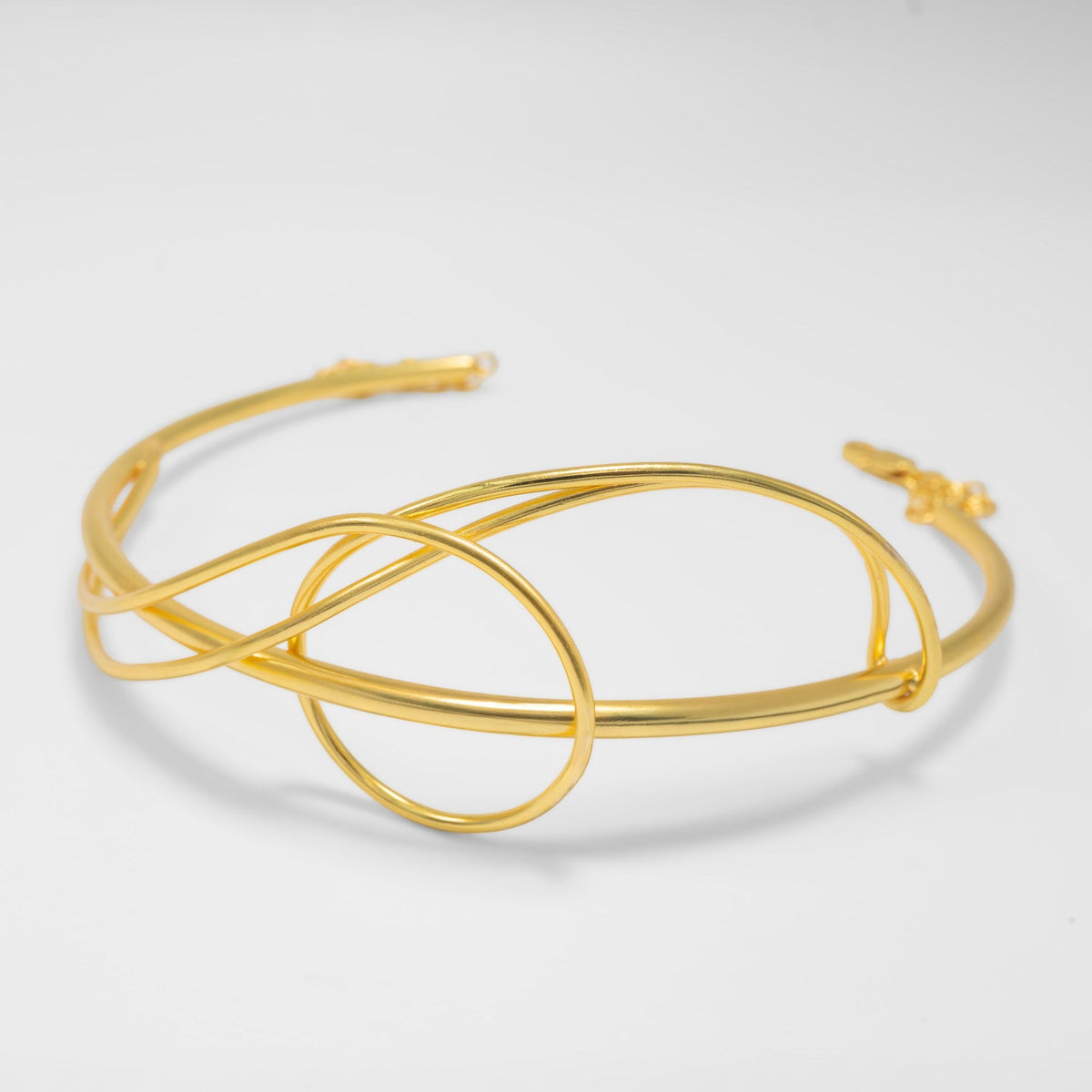 gold choker ona white background